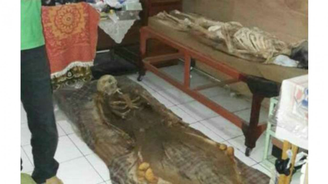 Dua kerangka manusia yang ditemukan di rumah warga di Kota Cimahi, Selasa (30/1/2018)