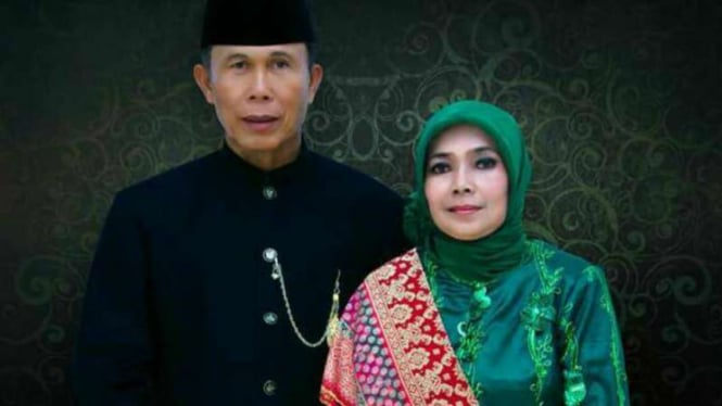 Pasangan suami istri, Syamsuar Syam-Misliza, yang mengajukan diri sebagai calon wali kota dan wakil untuk Pilkada 2018 di Kota Padang Sumatera Barat.