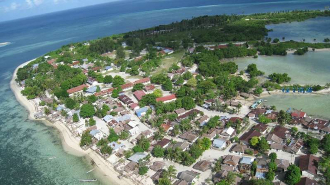 Penampakan Pulau Geser di Maluku dari udara.