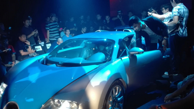 Bugatti Veyron 16.4 diboyong ke Indonesia.