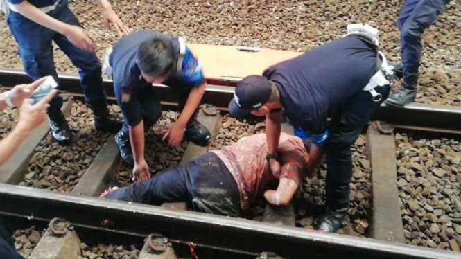 Seorang pria ditemukan sekarat di Peron Stasiun Cikini, Jakarta