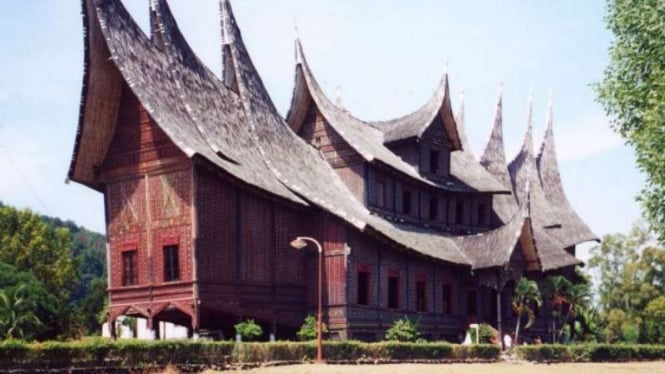 Istana Kerajaan Pagaruyung di Kabupaten Tanah Datar, Sumatra Barat.