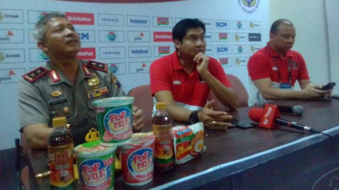 Kapolda Jawa Tengah, Condro Kirono dan Ketua SC Piala Presiden, Maruarar Sirait.