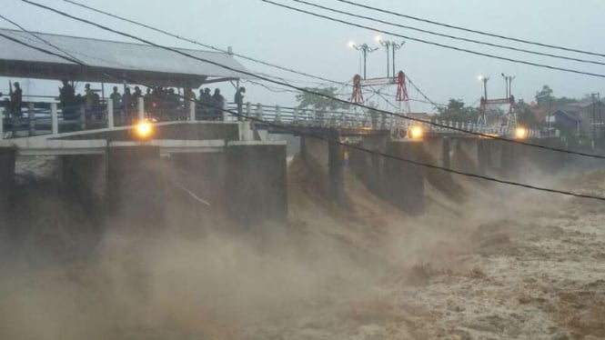 Bendung Katulampa Bogor, Jawa Barat.