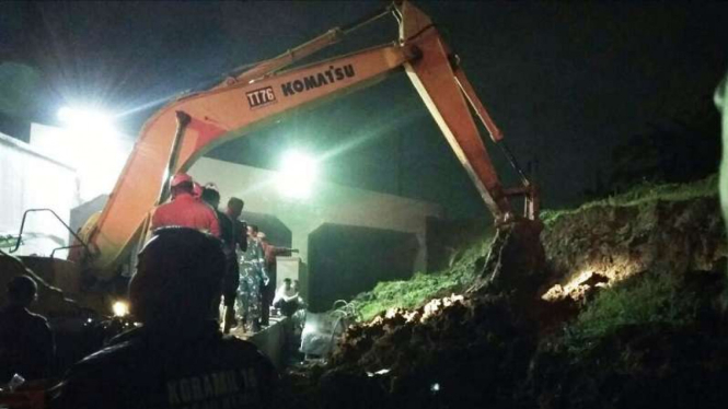 Evakuasi kendaraan di Perimeter Bandara Soekarno Hatta