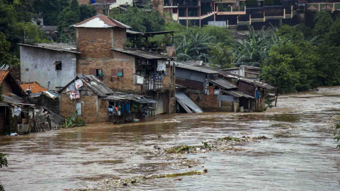 Banjir merendam Jakarta dan Depok akibat luapan sungai Ciliwung