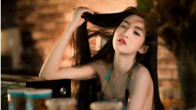 Iklan coffee shop di Thailand pakai model-model telanjang