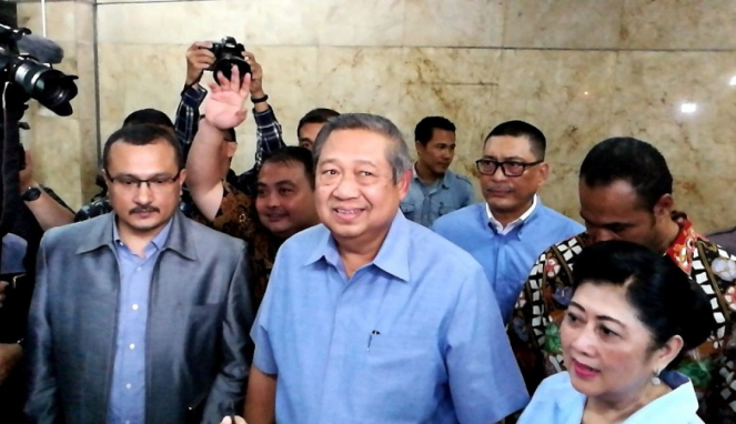 Presiden RI keenam, Susilo Bambang Yudhoyono melapor ke Bareskrim Polri.