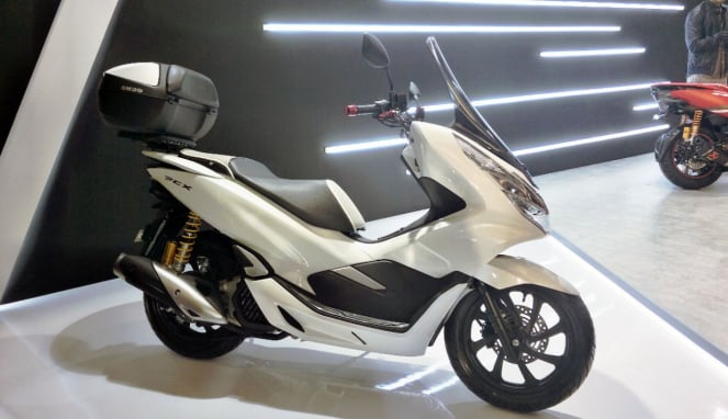 Honda PCX baru lengkap dengan aksesori resmi