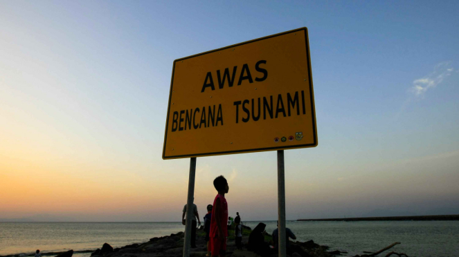 Rambu peringatan bencana tsunami di pantai Gampong Jawa, Banda Aceh