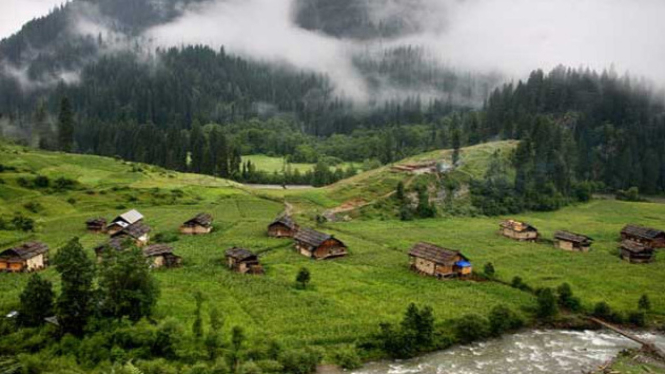 10 Tempat  Wisata  Alam  Terbaik  di  Pakistan