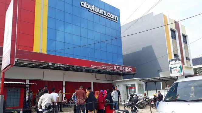 Kantor AbuTours travel di Palembang disegel polisi