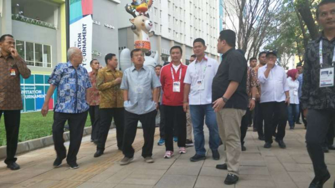 Wapres, Jusuf Kalla kunjungi wisma atlet di Kemayoran.