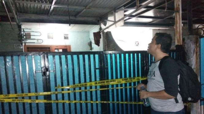 Suasana di rumah satu keluarga tewas di Tangerang 