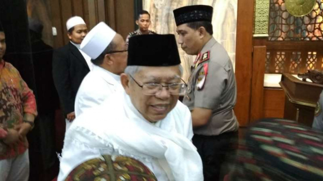 Ketum MUI Ma'ruf Amin di Masjid Arif Nurul Huda Markas Polda Jatim, Surabaya.