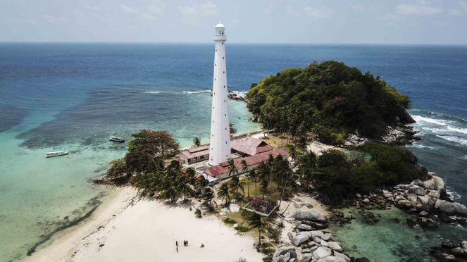 Wisata Pulau Lengkuas di Bangka Belitung