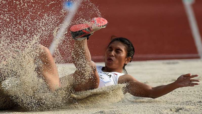 Atlet lompat jauh Indonesia, Maria Natalia Londa, di Test Event Asian Games 2018
