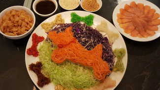 Mengenal Yu Sheng, Makanan Khas Imlek yang Memiliki Segudang Makna
