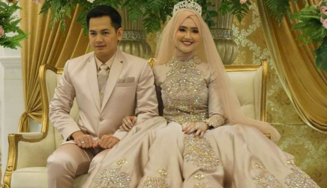 Tommy Kurniawan nikahi pramugari cantik asal Aceh bernama Lisya Nurrahmi.