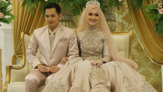 Tommy Kurniawan nikahi pramugari cantik asal Aceh bernama Lisya Nurrahmi.
