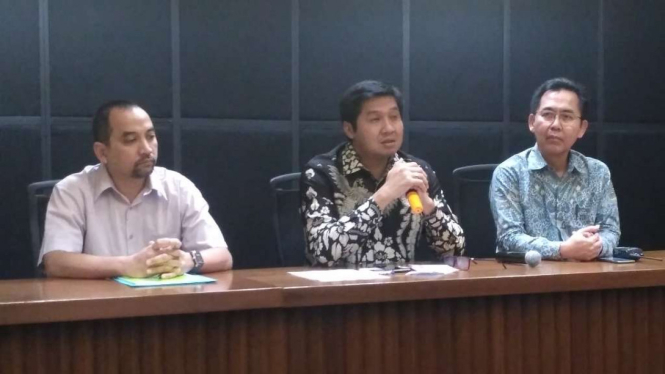  Ketua Steering Committee Piala Presiden, Maruarar Sirait (tengah)