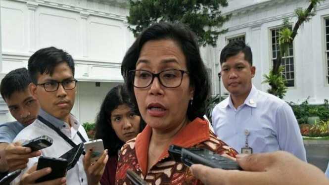 Menteri Keuangan Sri Mulyani di Istana Negara