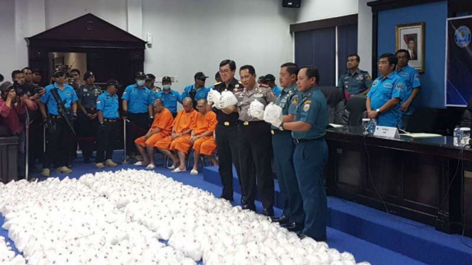 Pengungkapan penyelundupan satu ton sabu di kawasan Batam dirilis di Jakarta.