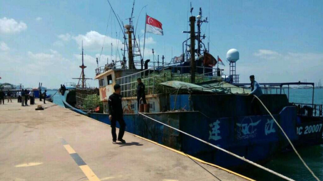 Kapal pengankut sabut sebanyak 1,8 ton ditangkap tim gabungan.