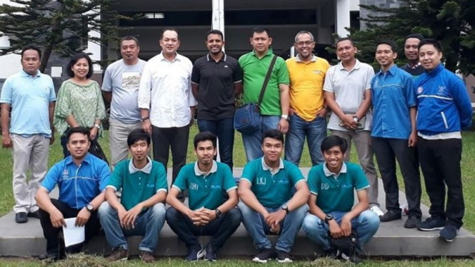 Pengurus Federasi Futsal Indonesia beserta perwakilan AFC
