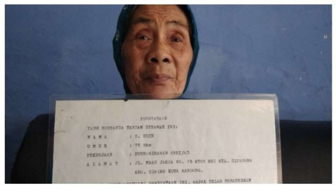 Cicih (70), warga Kota Bandung Jawa Barat yang digugat oleh empat anaknya, Kamis (22/2/2018)