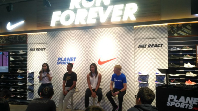 Launching sepatu lari 'Nike Epic React Flyknit'