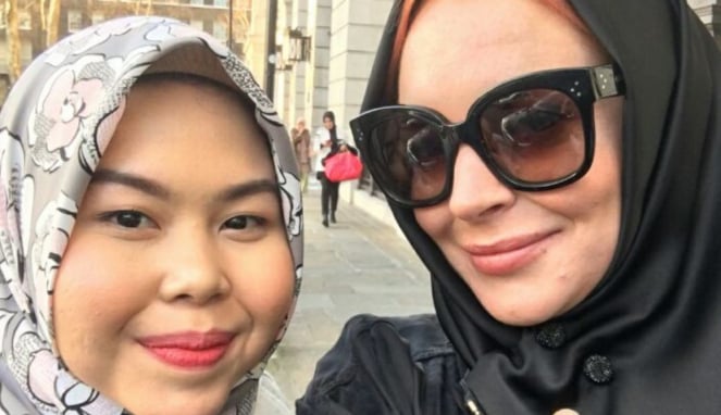 Lindsay Lohan dan Tika Mulya