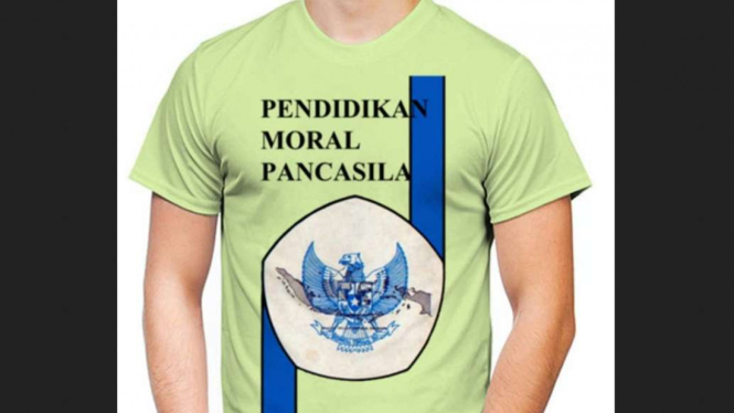 T-Shirt bergambar sampul buku PMP