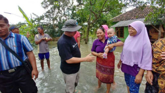 Sudirman Said Kunjungi Lokasi Banjir di Losari