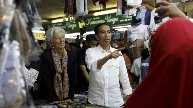 Presiden Jokowi dan Bos IMF Blusukan di Tanah Abang