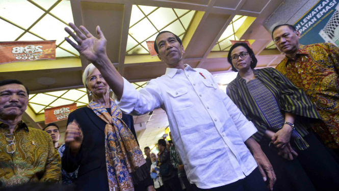 Presiden Jokowi dan Bos IMF blusukan di Tanah Abang.