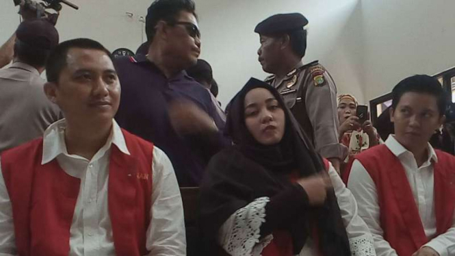 Terdakwa penipuan umrah, Andika Surachman, Annisa Hasibuan dan Kiki Hasibuan