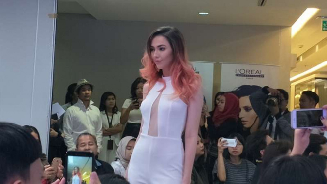 Bocoran Model dan Warna Rambut 2019 Balayage Masih Idola 