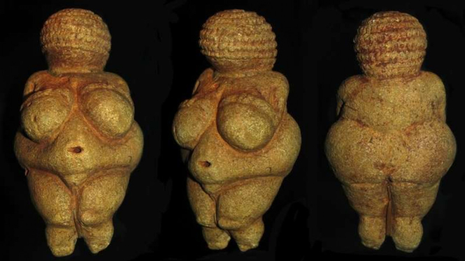 Penampakan foto patung Venus of Willendorf, simbol kesuburan sejak 30 ribu tahun dan kini disensor oleh Facebook.