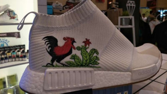 Mau Tampil Beda? Modifikasi Sepatu Sneakers
