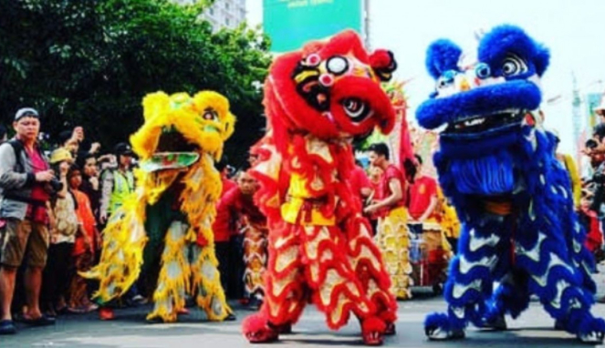 Atraksi barongsai di perayaan Cap Go Meh