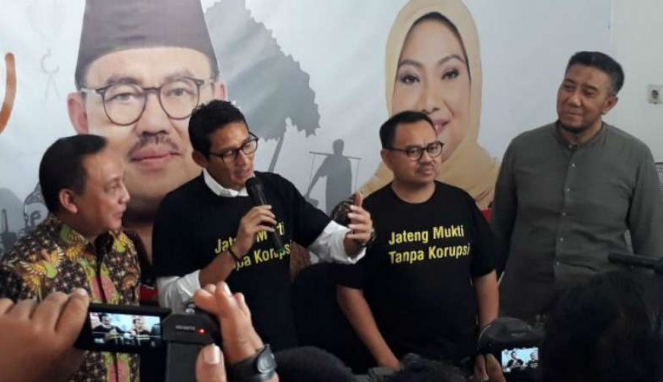 Sandiaga di  di Sekretariat Bersama Relawan Sudirman Said - Ida Fauziyah.