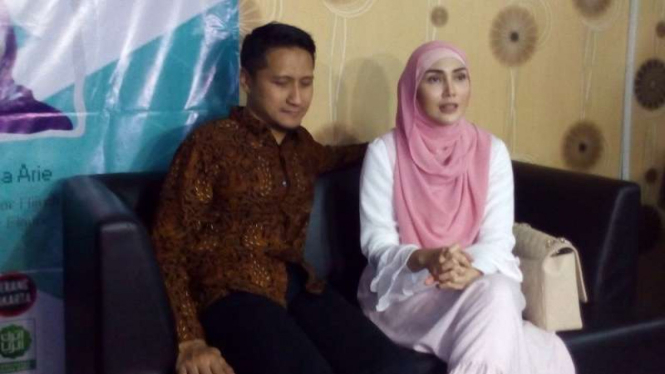 Arie Untung dan Fenita 