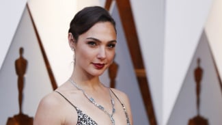 Heboh Artis-artis Top Hollywood Bagikan Popcorn di Bioskop