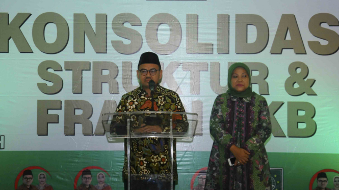 Calon Gubernur Jawa Tengah Sudirman Said (kiri) dan Calon Wakil Gubernur Jawa Tengah Ida Fauziyah (kanan)