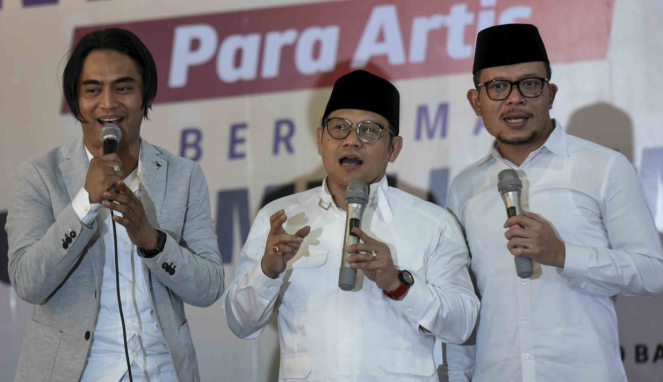 Ketua Umum Partai Kebangkitan Bangsa (PKB), Muhaimin Iskandar (tengah)