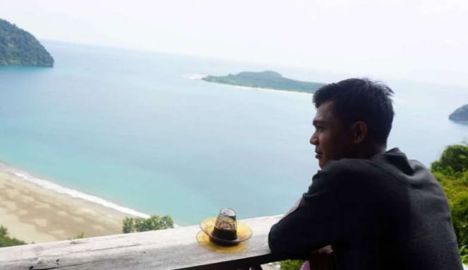 Pemandangan dari puncak Gunung Geurutee, Kabupaten Aceh Jaya, Aceh.