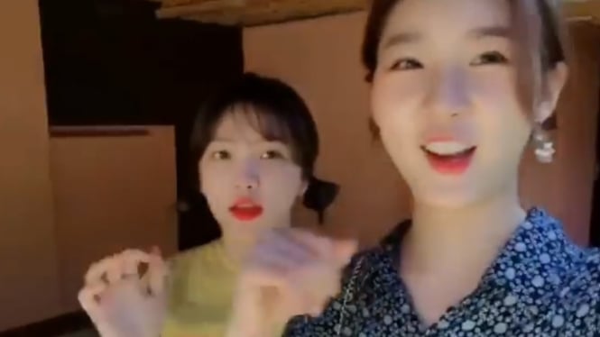 Yeri Red Velvet dan Kim Sae Ron di Bali