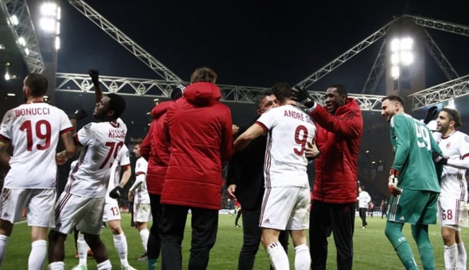 AC Milan merayakan kemenangan atas Genoa