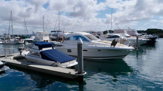 Kapal pesiar pribadi yacht di Queenscliff Australia